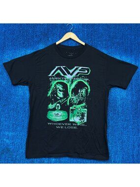 Alien VS Predator “Whoever Wins We Lose” Graphic T-Shirt Size L